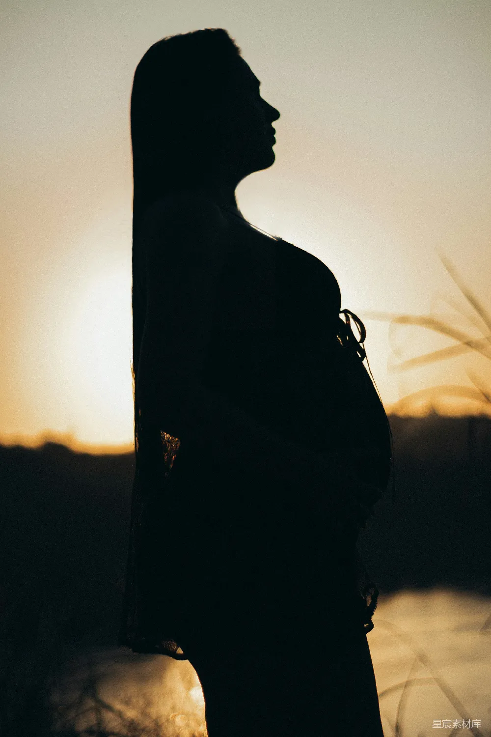 高清摄影 女性剪影 日落 自然 女性 剪影 剪影下的女性轮廓