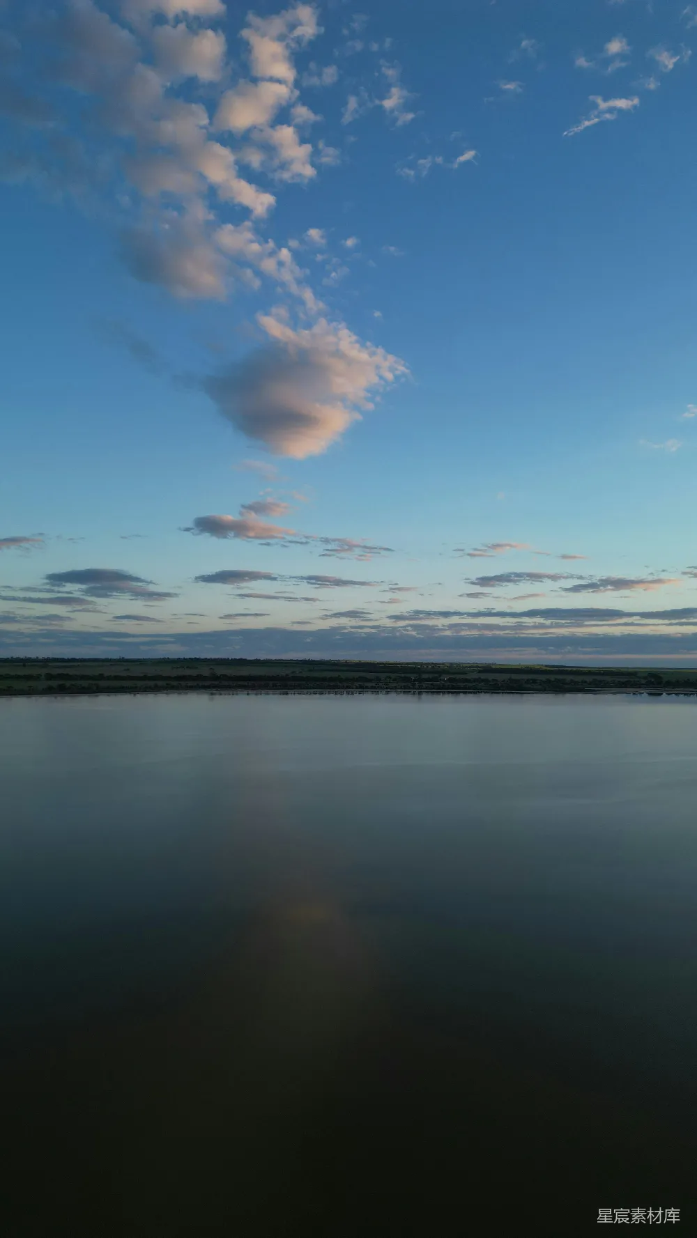 高清摄影 自然风光 宁静 日落 湖面 天空 湖畔日落
