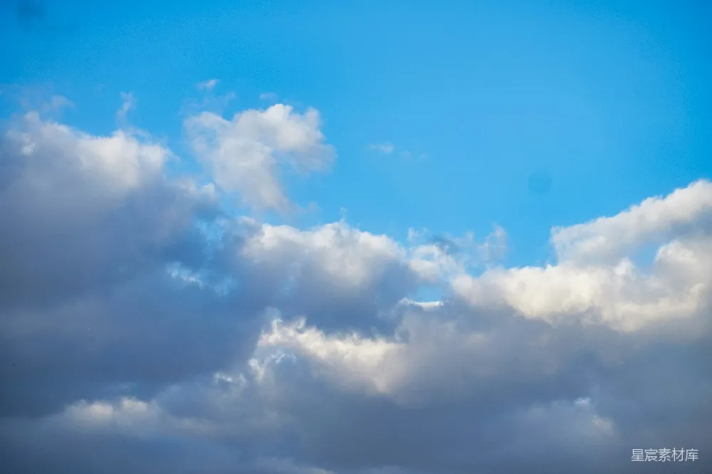 高清摄影 天空 云朵 宁静 自然 户外 蓝天白云的宁静时刻