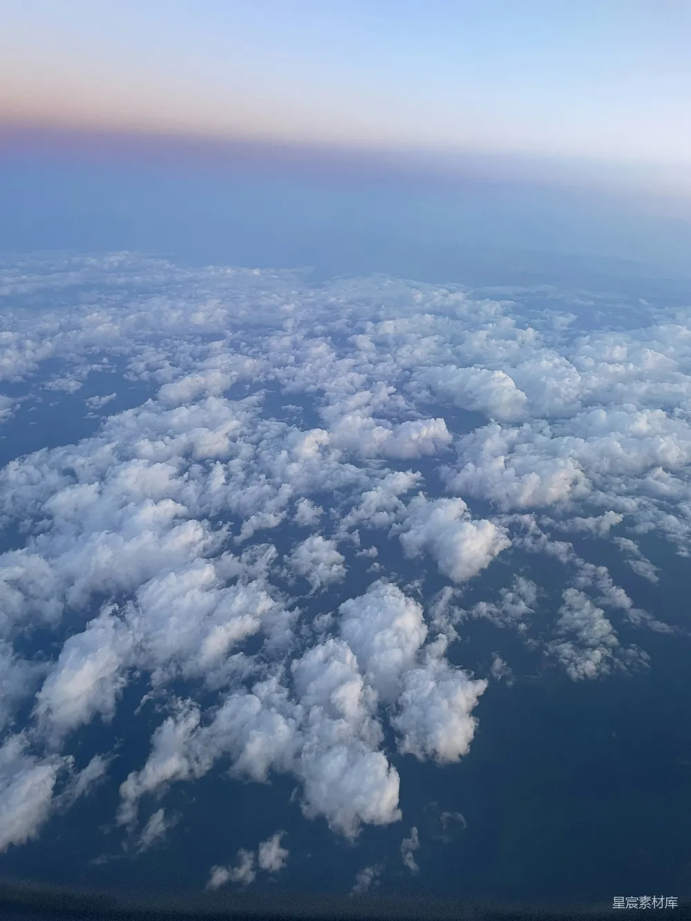 高清摄影 天空 云层 宁静 自然风光 旅行 云海上的宁静时光