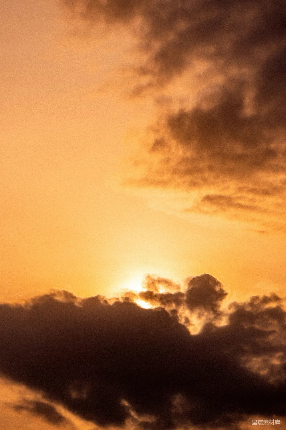 高清摄影 夕阳 云层 宁静 自然 风景 夕阳西下