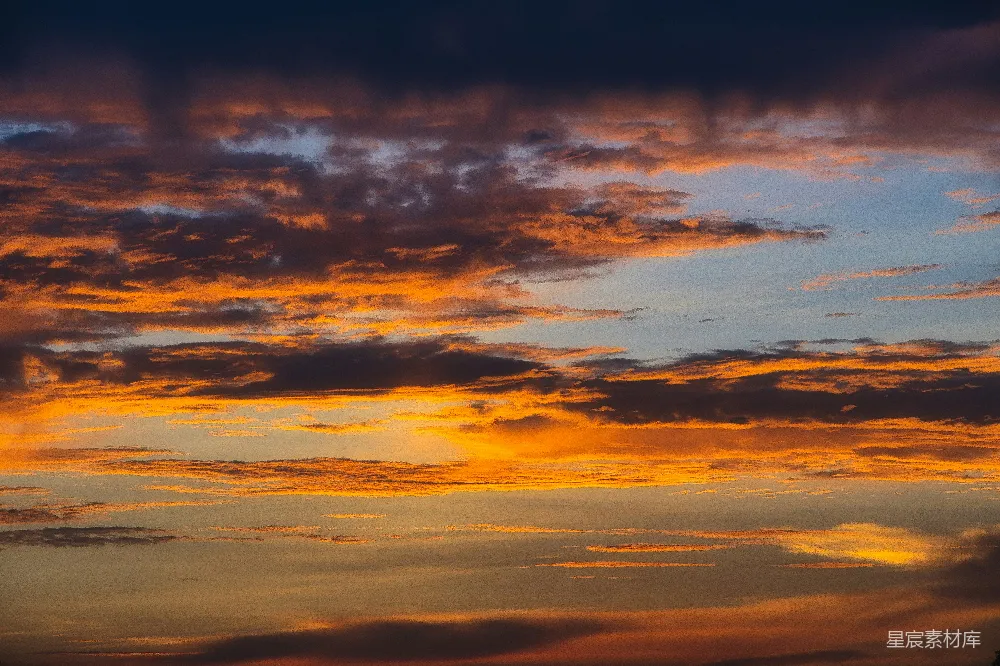 高清摄影 日落 云彩 自然 宁静 天空 夕阳下的云彩