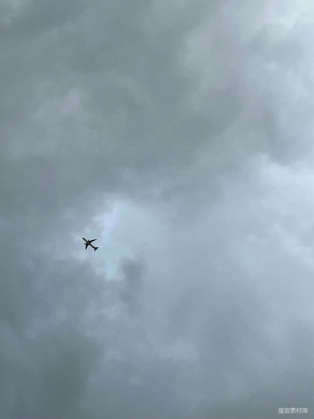 高清摄影 天空 飞机 云层 旅行 自然 孤云独立青天外，万里长空一叶舟