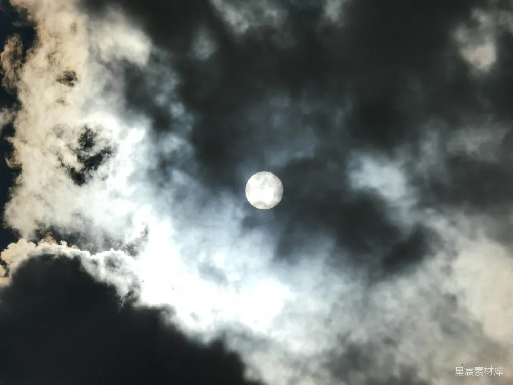高清摄影 自然 天空 光影 宁静 户外 云层中的太阳