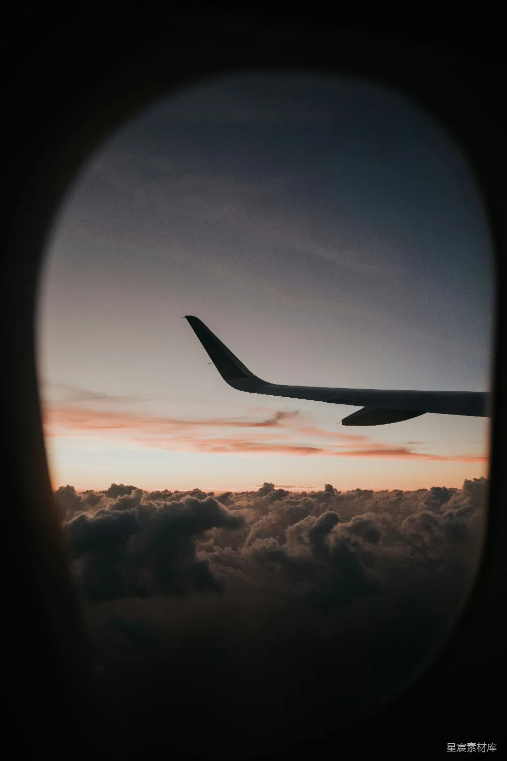 高清摄影 飞机 夕阳 云海 旅行 风景 飞机窗外的夕阳与云海