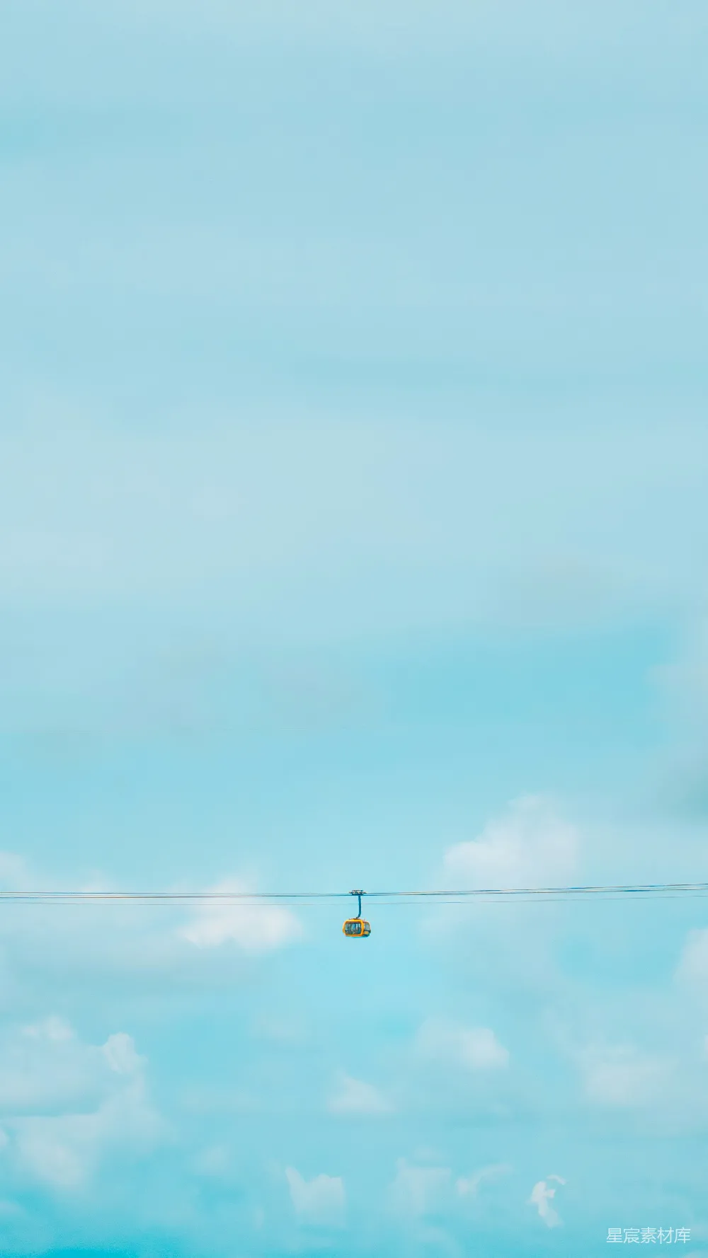 高清摄影 蓝天 缆车 宁静 天空 旅行 空中缆车与蓝天白云