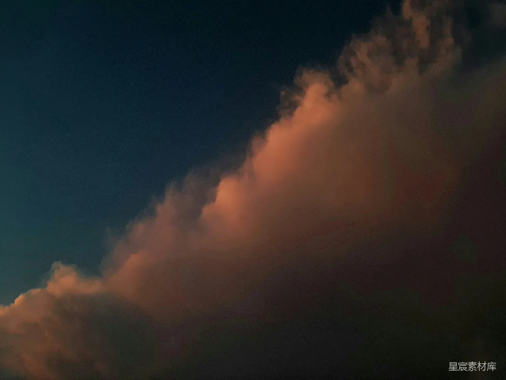 高清摄影 云彩 夕阳 自然 宁静 天空 夕阳下的云彩