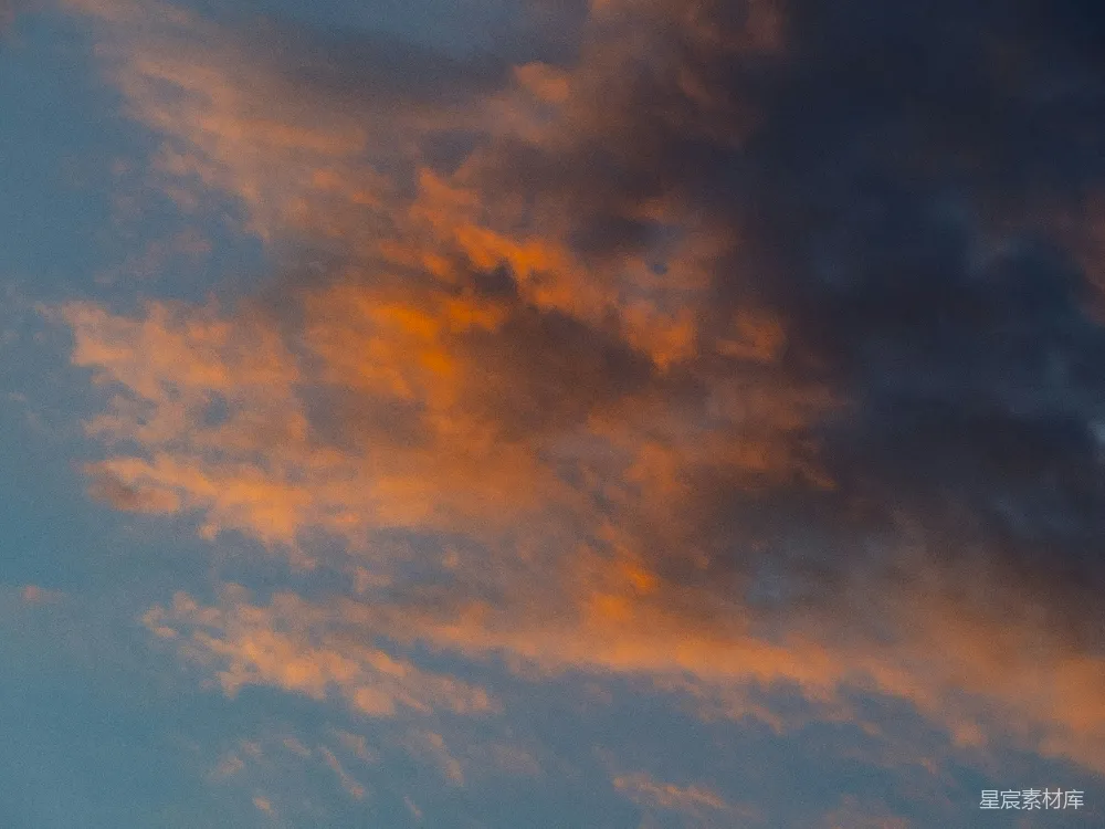 高清摄影 天空 云彩 自然 日落 宁静 夕阳下的云彩