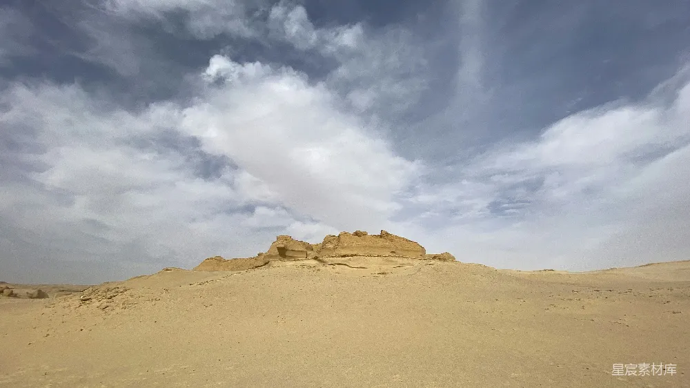 高清摄影 沙漠 孤峰 自然景观 荒凉 风景 沙漠中的孤峰