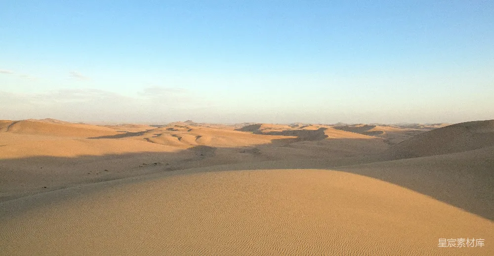 高清摄影 沙漠 日落 自然景观 宁静 户外 沙漠中的日落美景