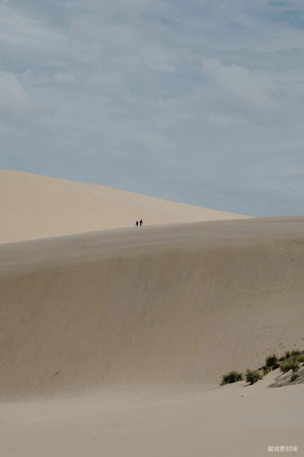 高清摄影 沙漠 孤独 旅行 自然 风景 沙漠中的孤独行者