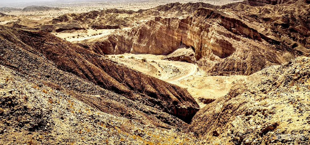 高清摄影 沙漠 山脉 道路 风景 自然 沙漠中的蜿蜒道路