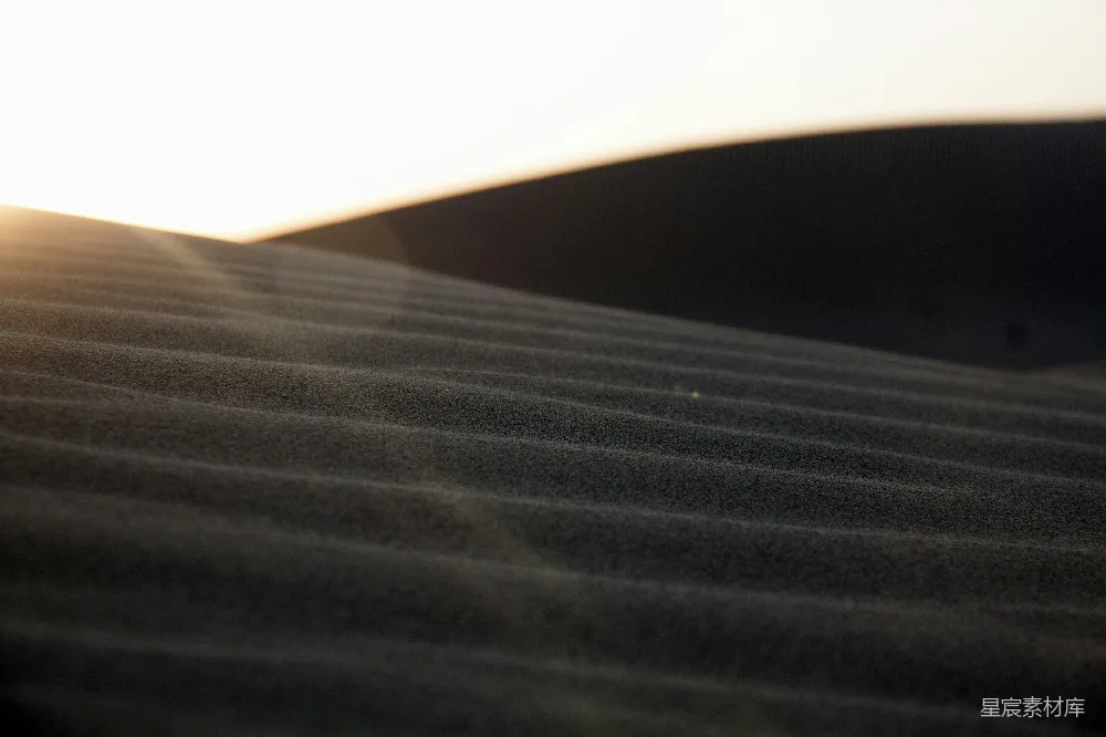 高清摄影 沙漠 夕阳 自然景观 沙丘 风景 夕阳下的沙丘轮廓