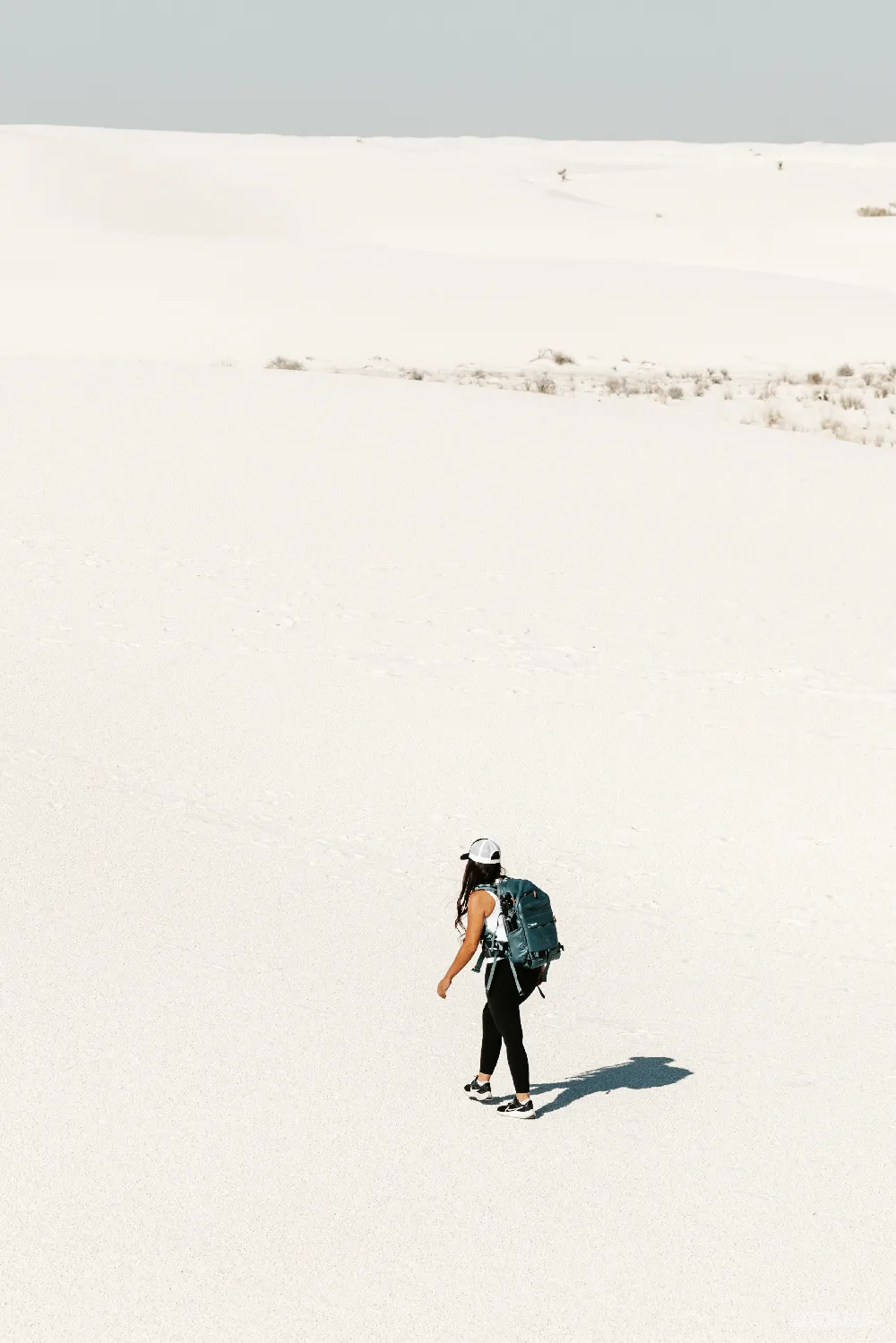 高清摄影 沙漠 徒步 孤独 旅行 自然 沙漠中的孤独旅者