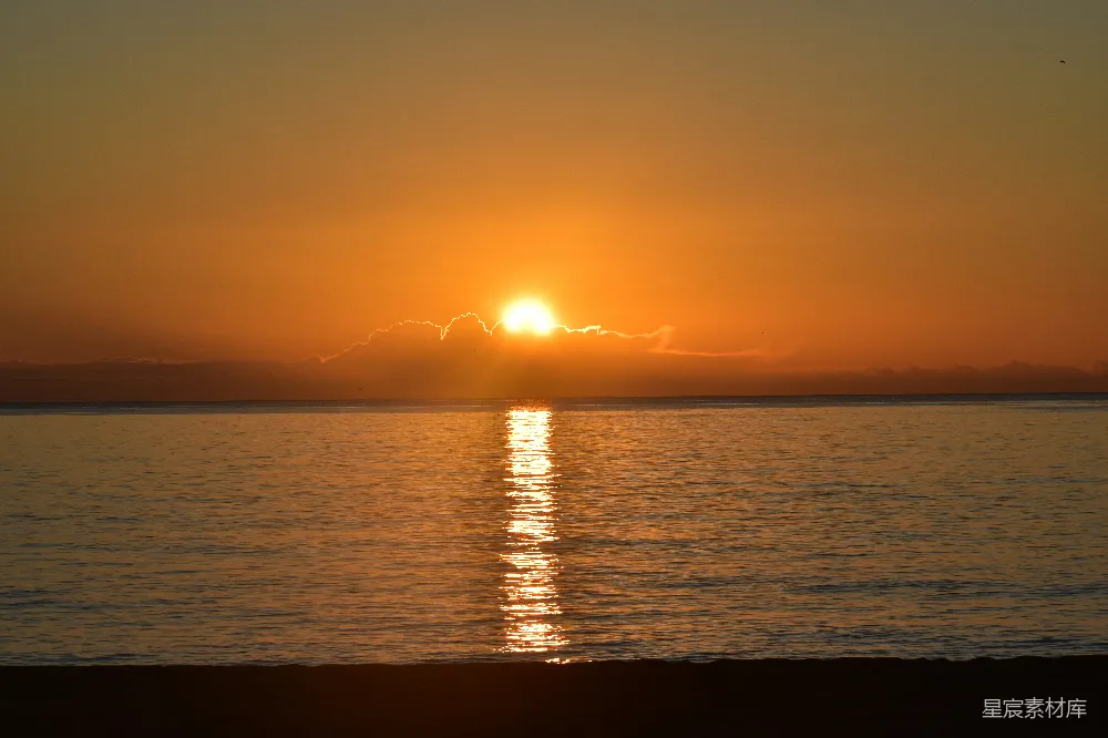高清摄影 夕阳 海景 宁静 自然 日落 海平面上的夕阳