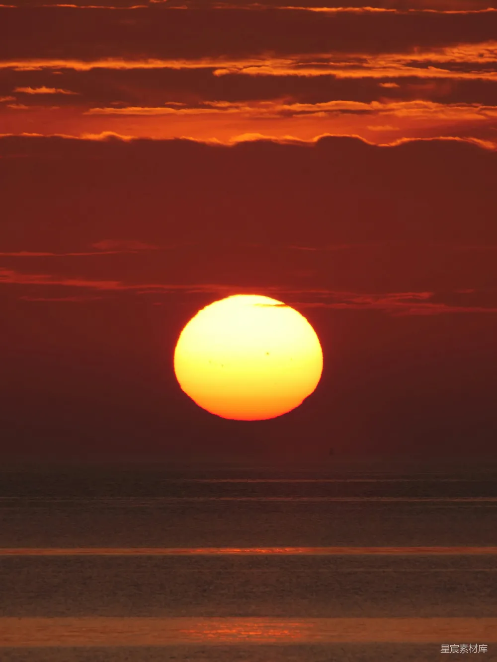 高清摄影 日落 海景 自然风光 宁静 夕阳 日落海平线