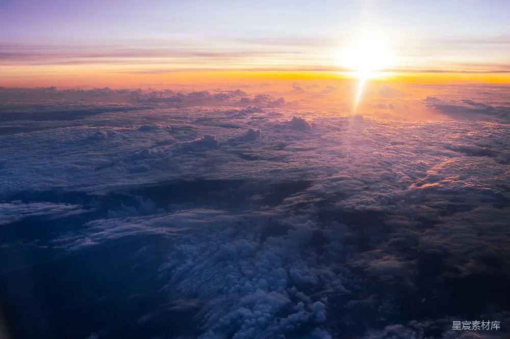 高清摄影 日出 云海 高空 自然美景 旅行 云海日出：从高空俯瞰的壮丽景象