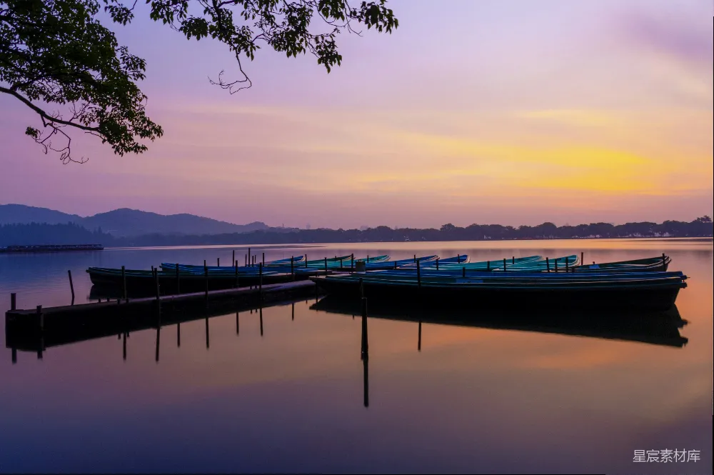 高清摄影 日落 湖景 宁静 自然 旅行 日落时分的宁静湖景
