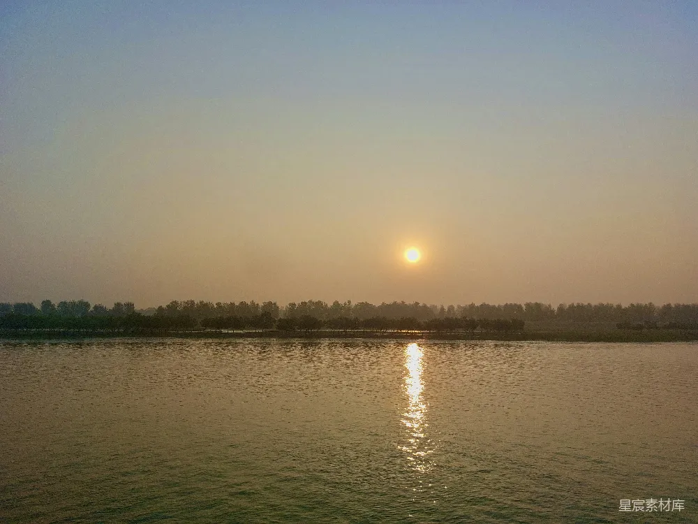 高清摄影 夕阳 湖景 宁静 自然风光 日落 夕阳下的宁静湖景