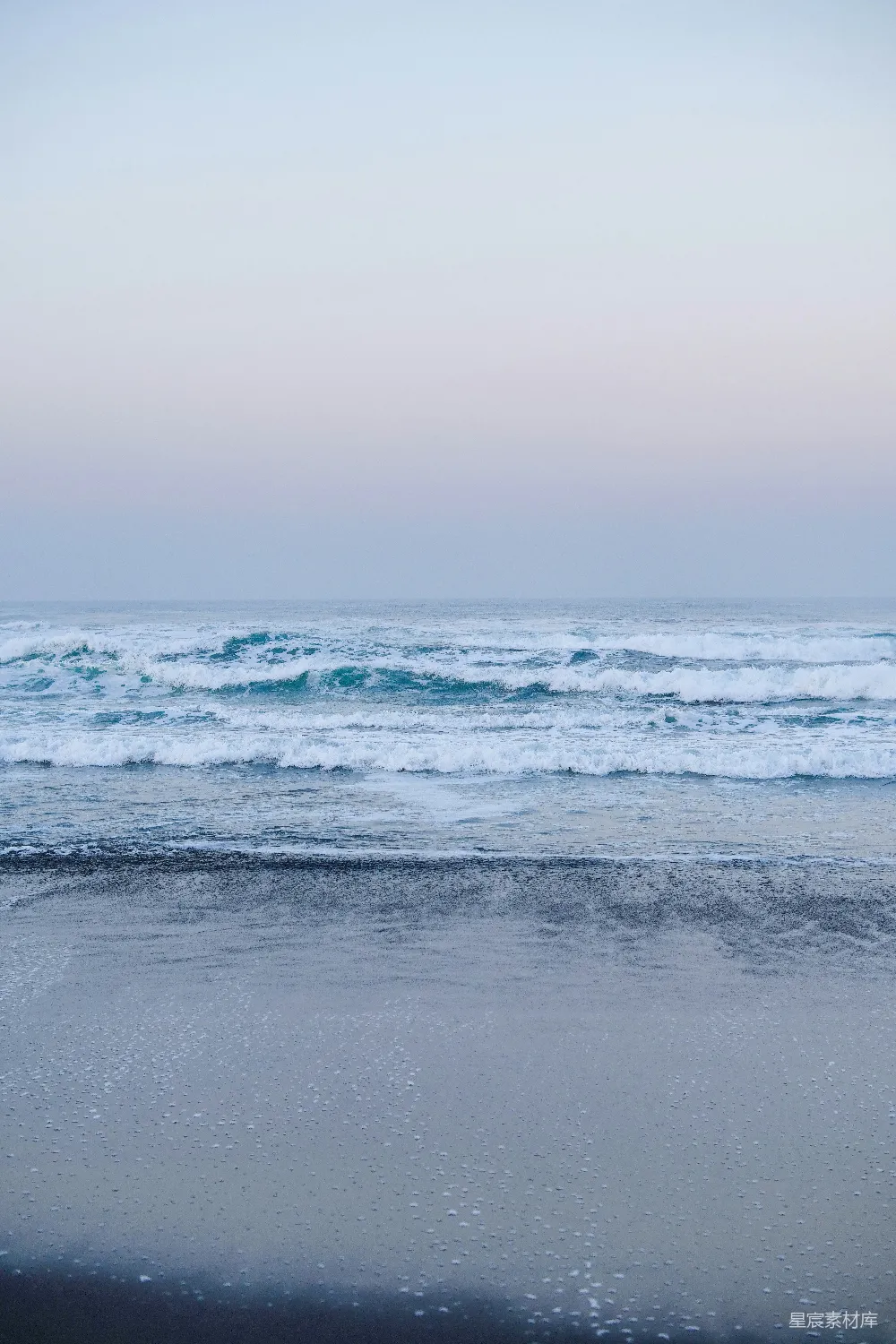 高清摄影 海滩 海水 自然 宁静 清晨 宁静的海滩
