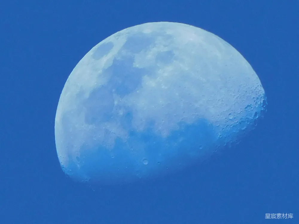 高清摄影 月亮 夜景 自然 宁静 宇宙 蓝色天空中的满月