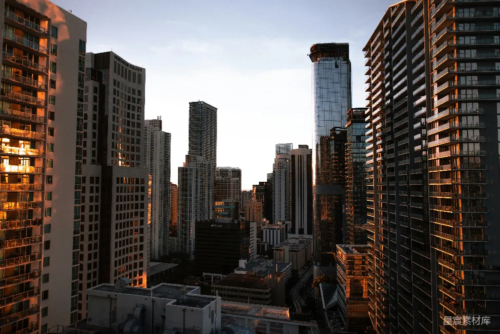 高清摄影 城市 建筑 黄昏 都市生活 都市风景 夕阳下的摩天大楼
