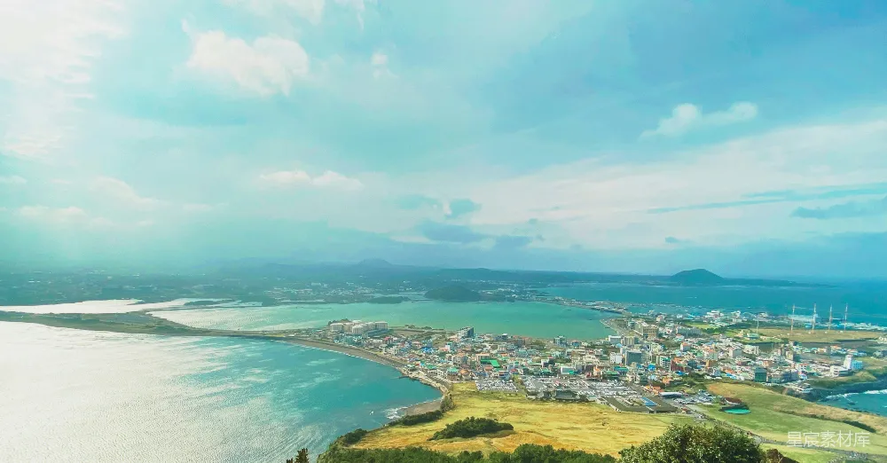 高清摄影 海岸线 城市景观 自然风光 旅游目的地 海洋 海岸线上的城市全景