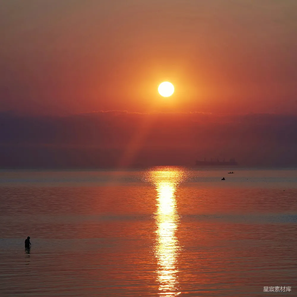 高清摄影 日落 海景 宁静 自然 黄昏 金色的海平线日落
