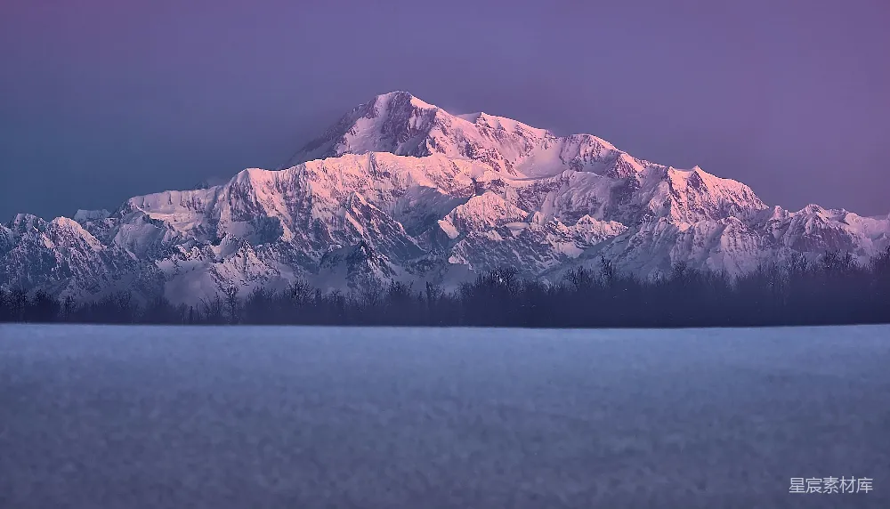 高清摄影 雪山 晨光 自然风光 宁静 清晨 雪山晨曦