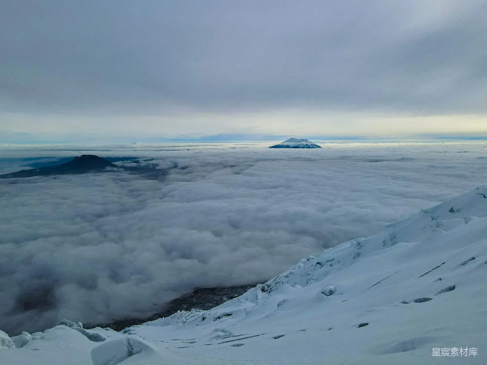 高清摄影 雪山 云海 自然风光 户外旅行 冬季 云海雪山