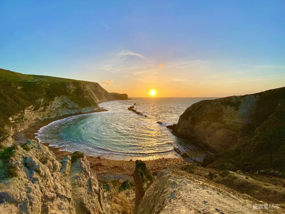 高清摄影 海岸线 日落 自然风光 宁静 风景 夕阳下的海岸剪影
