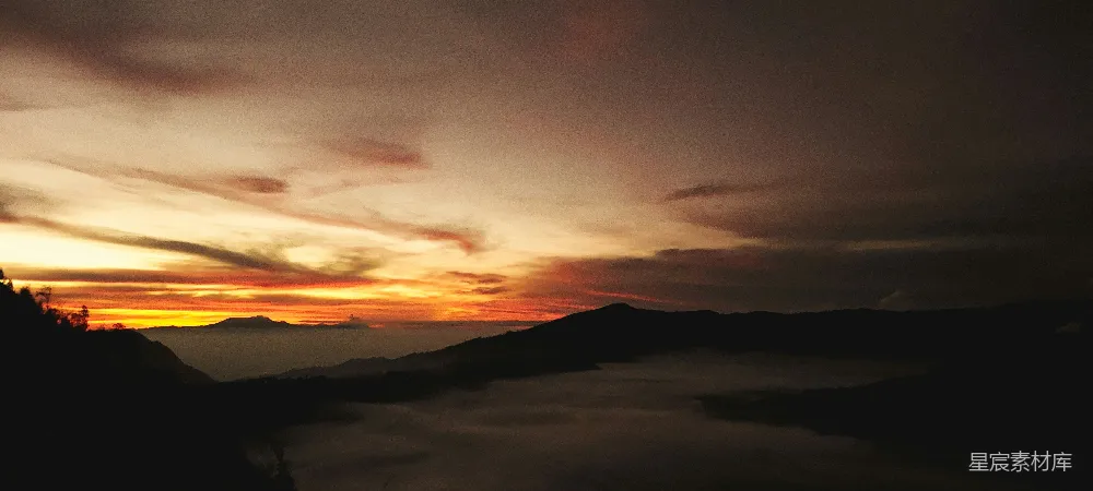 高清摄影 日落 山川 剪影 自然 宁静 日落时分的山川剪影