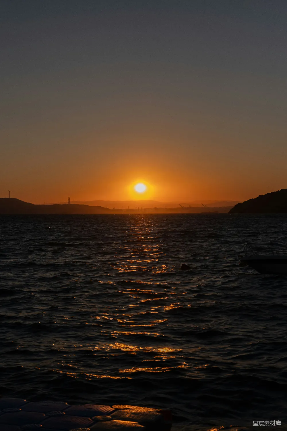 高清摄影 日落 海景 剪影 宁静 自然 海面上的日落剪影