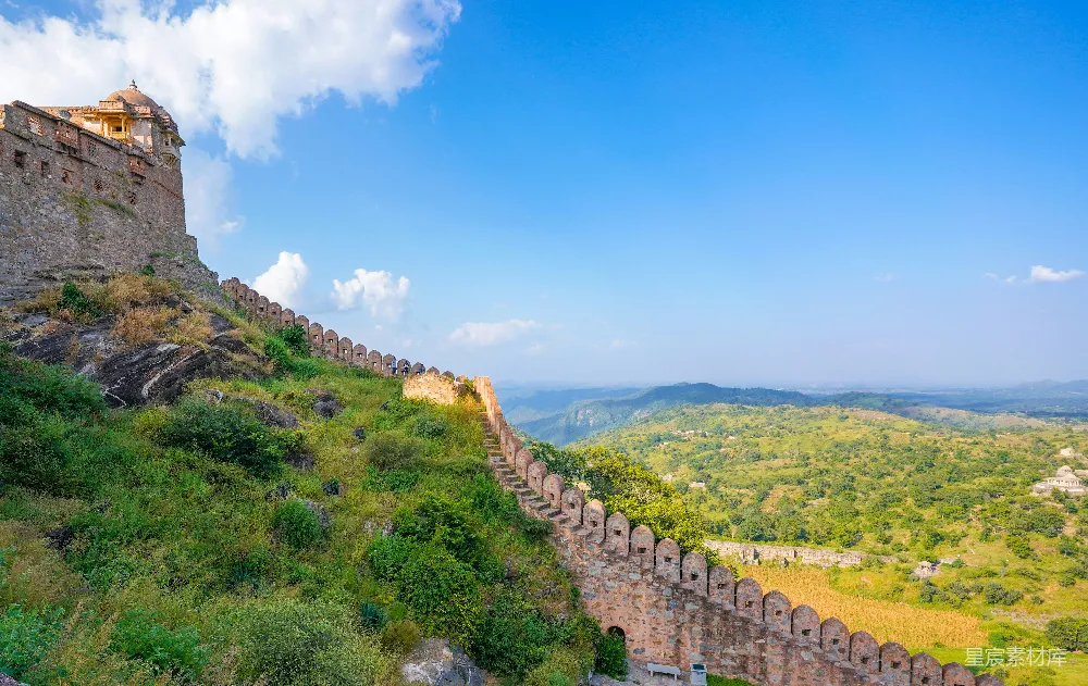 高清摄影 古堡 风景 历史 旅游 自然 古堡与绿野的壮丽景色