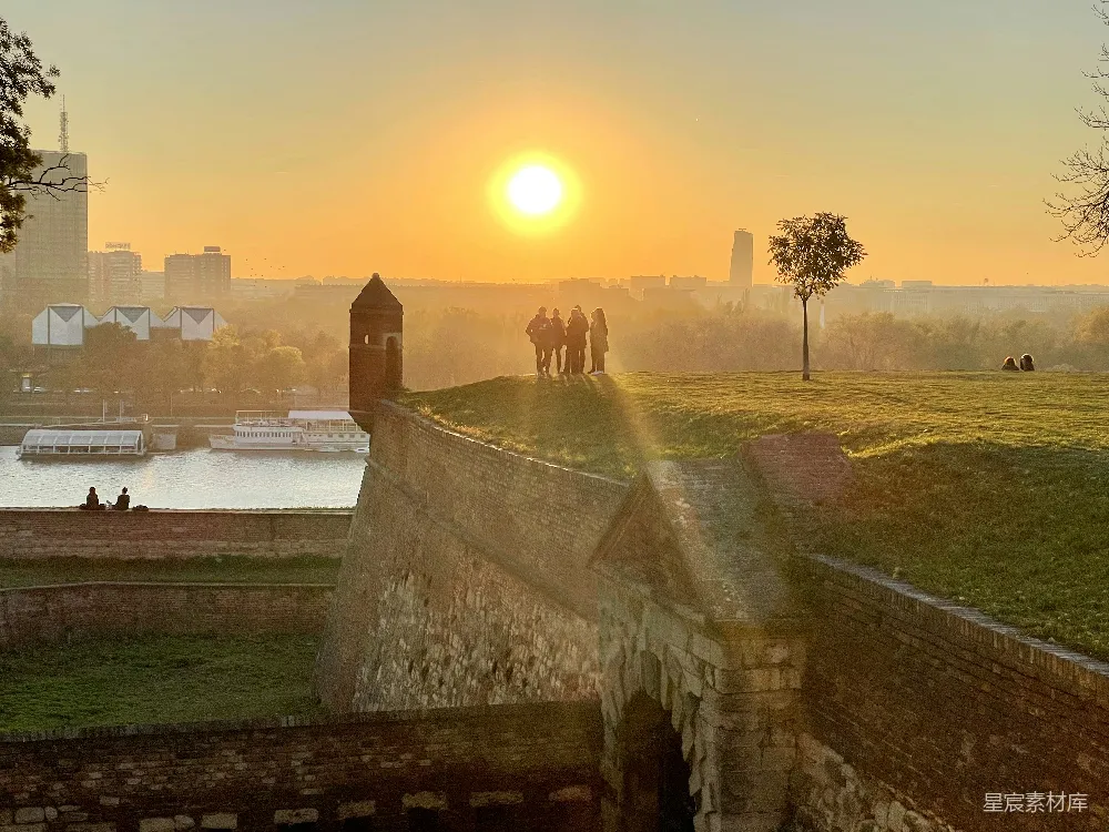 高清摄影 夕阳 城市景观 古堡 休闲 风景 夕阳下的城市与古堡