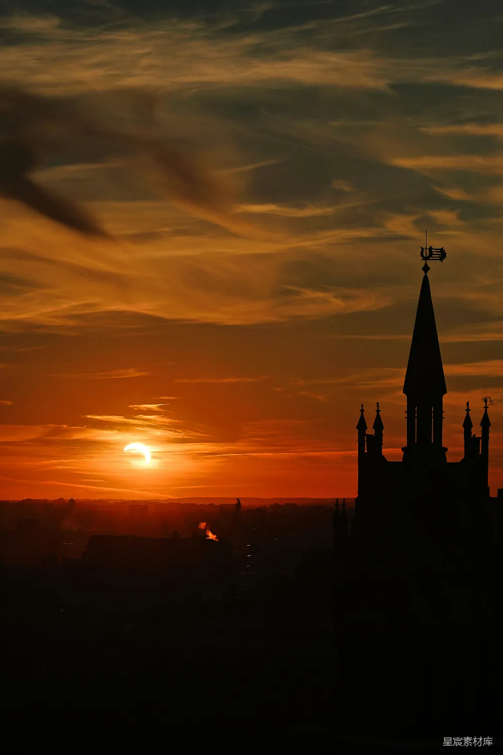 高清摄影 夕阳 教堂 剪影 风景 宁静 夕阳下的教堂剪影