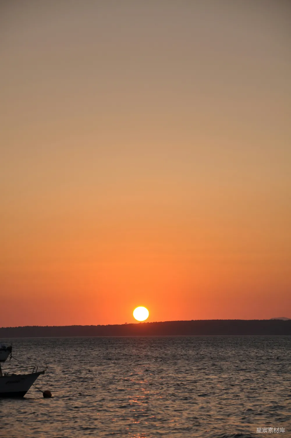 高清摄影 日落 海景 宁静 自然美景 橙色 夕阳下的宁静海面