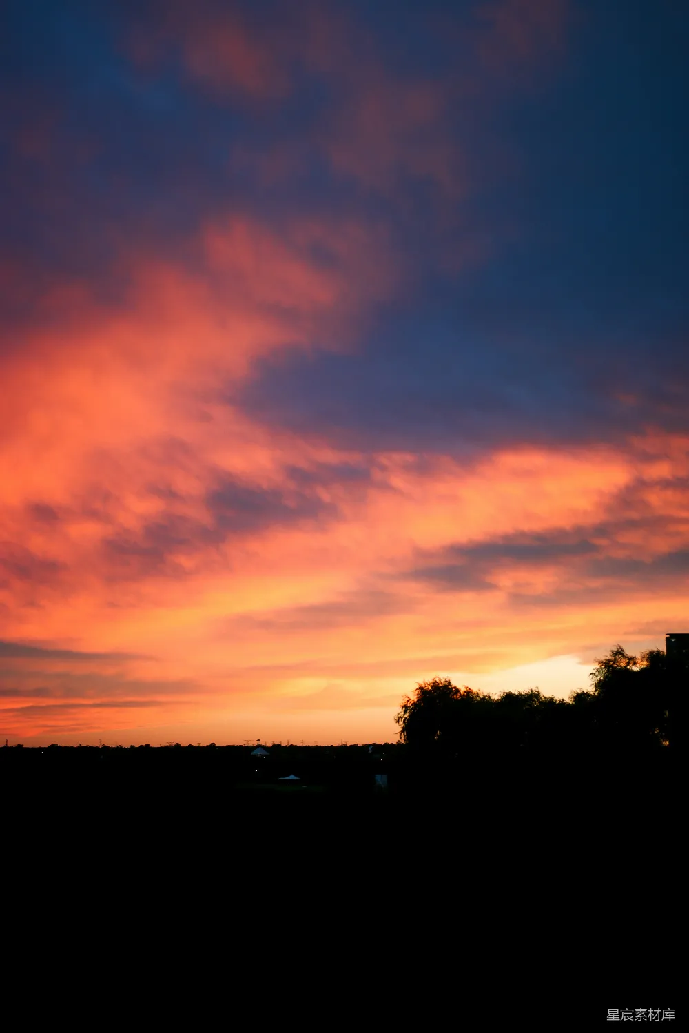 高清摄影 日落 天空 自然 宁静 夕阳 日落时分的天空