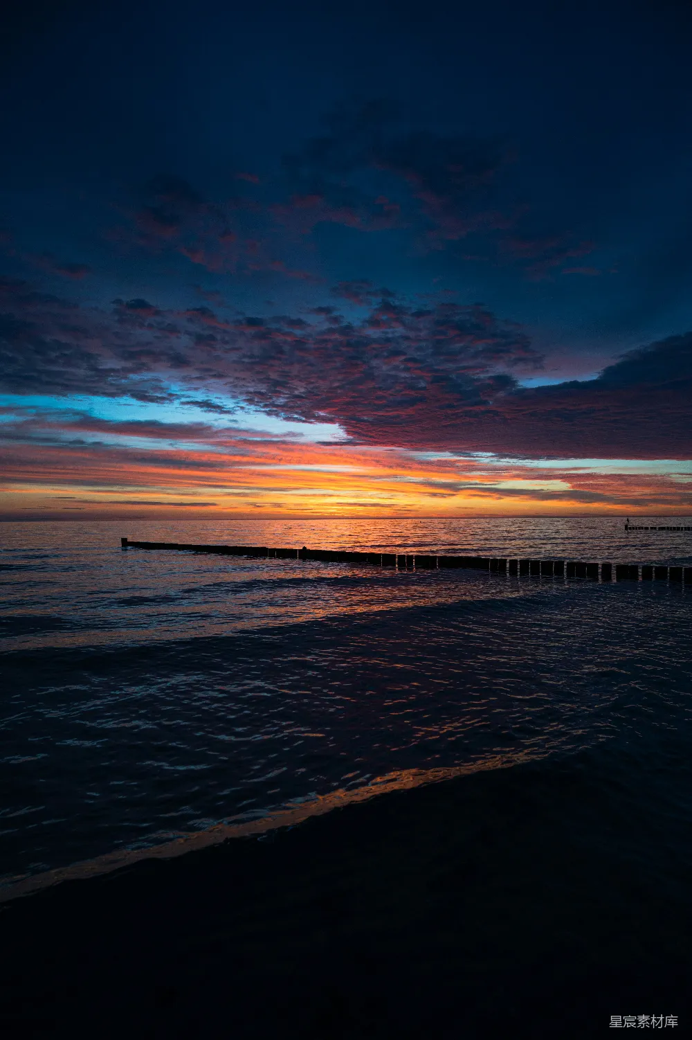高清摄影 夕阳 海景 宁静 自然 日落 黄昏的海岸线