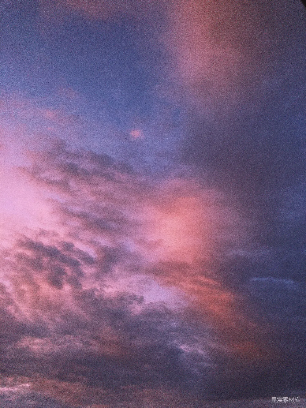 高清摄影 云彩 夕阳 自然 宁静 风景 夕阳下的云彩
