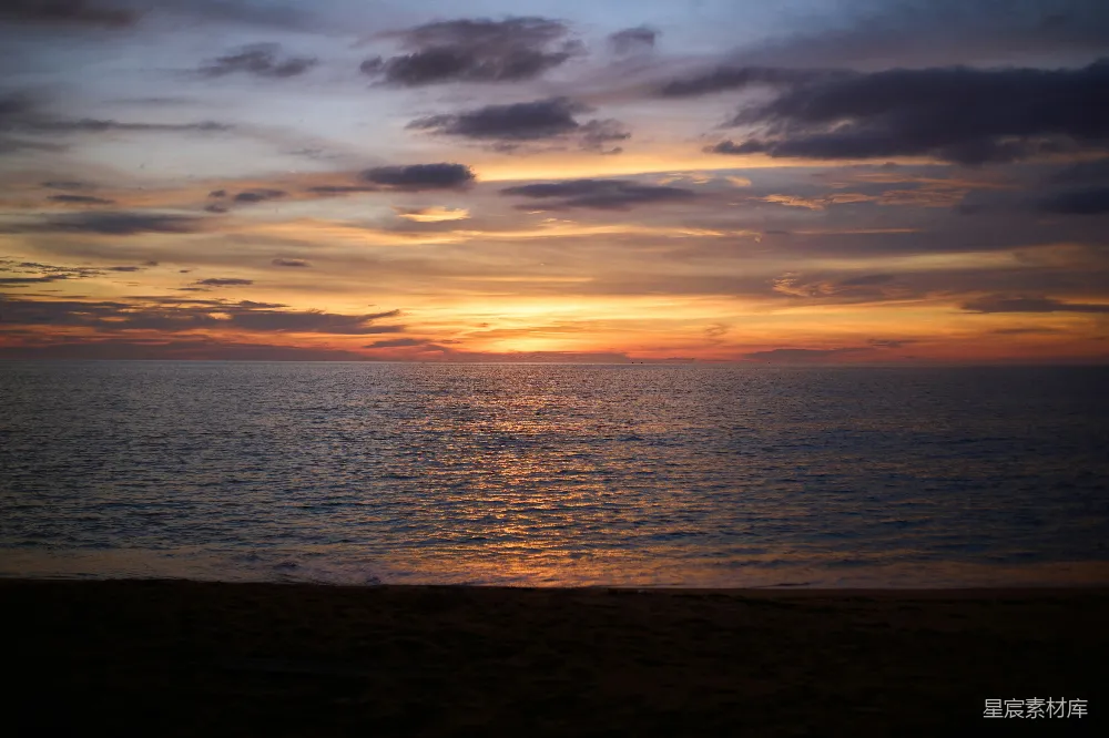 高清摄影 日落 海滩 宁静 自然 风景 日落时分的宁静海滩