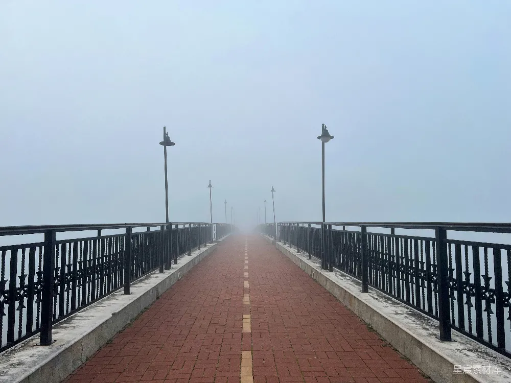高清摄影 长桥 雾景 宁静 自然 风景 雾中的长桥