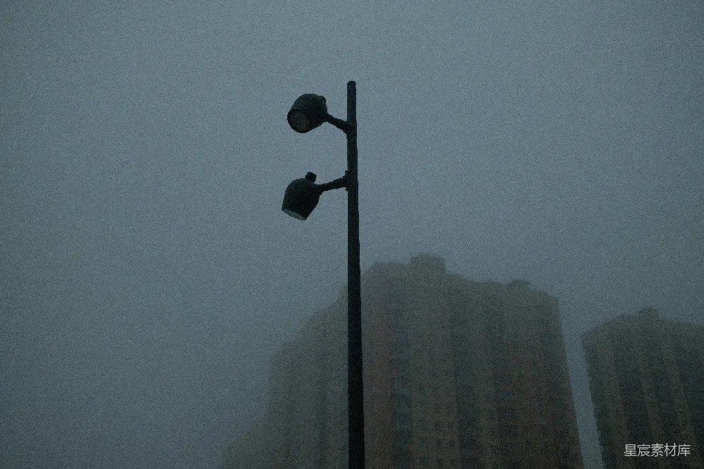 高清摄影 街灯 雾 城市 寂静 夜晚 雾中的街灯