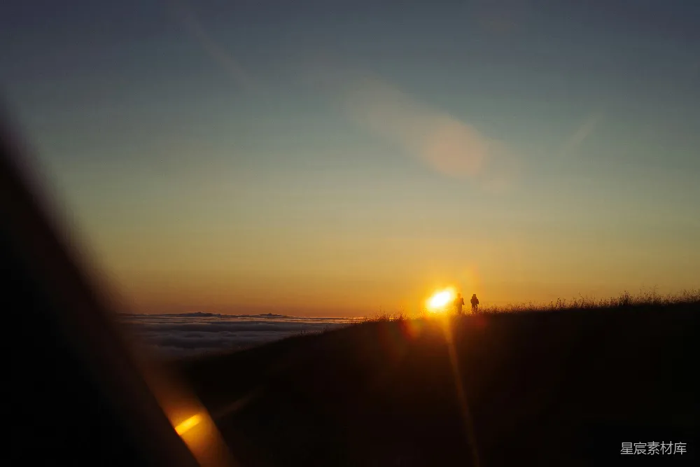 高清摄影 自然 日落 宁静 户外 风景 夕阳下的山丘
