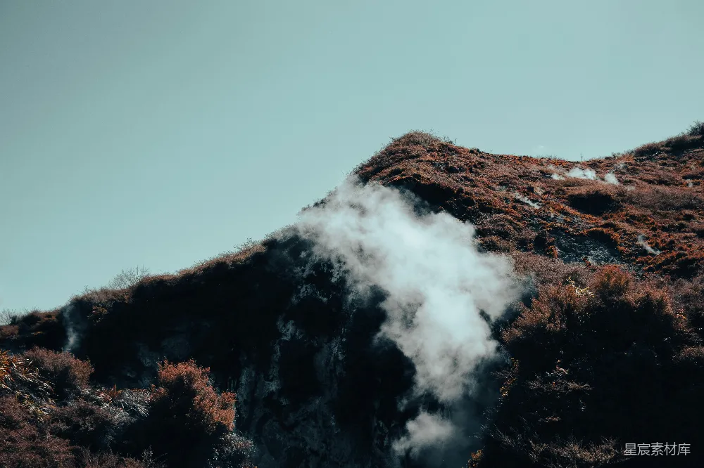 高清摄影 火山 自然风光 地质现象 户外探险 自然之美 火山喷发的山丘