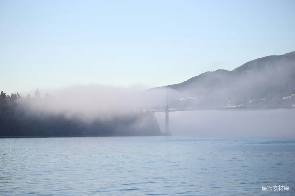 高清摄影 桥梁 雾 自然风光 风景 宁静 雾中的桥梁