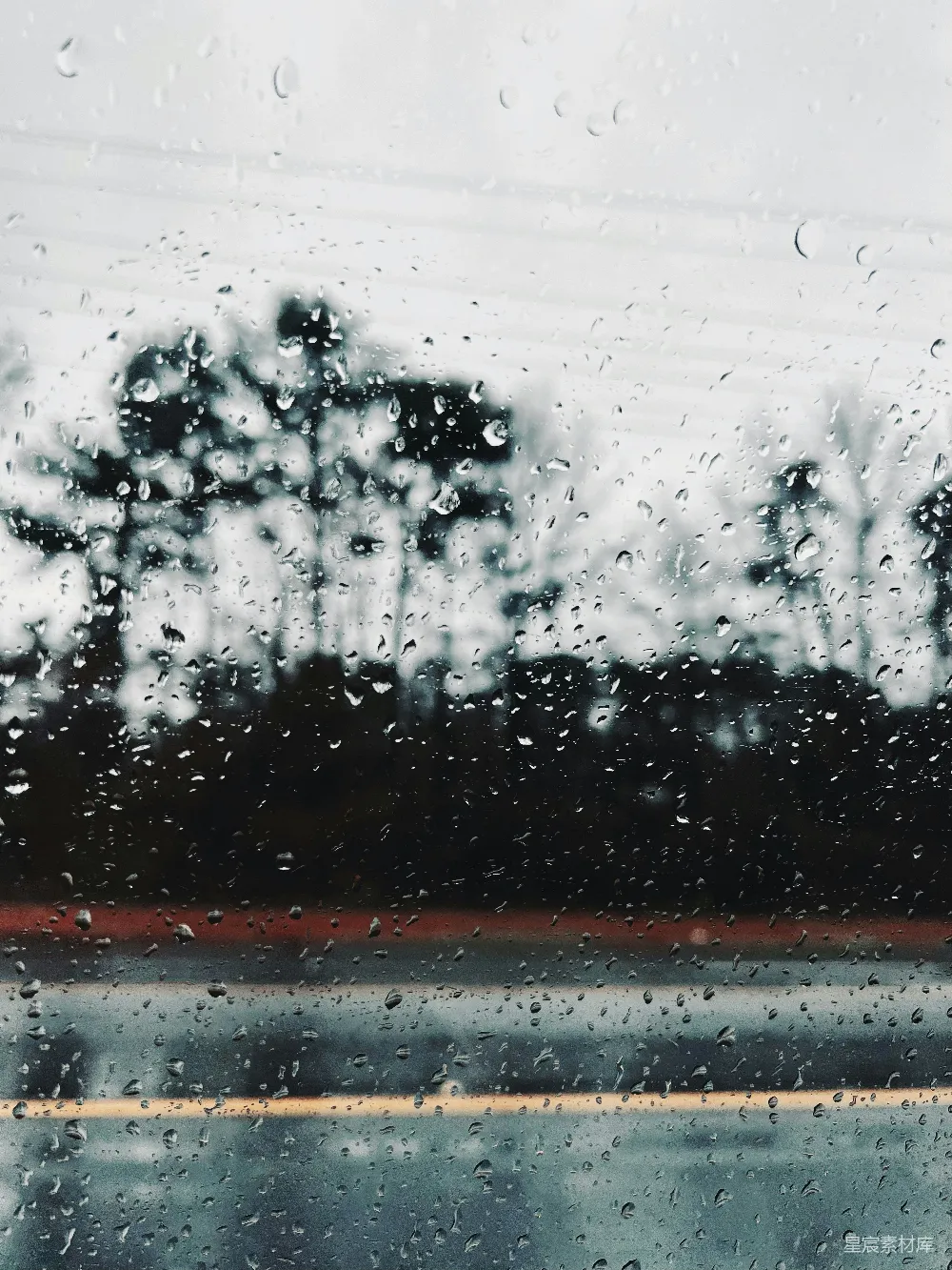 高清摄影 火车 雨滴 风景 旅行 阴郁 雨中列车