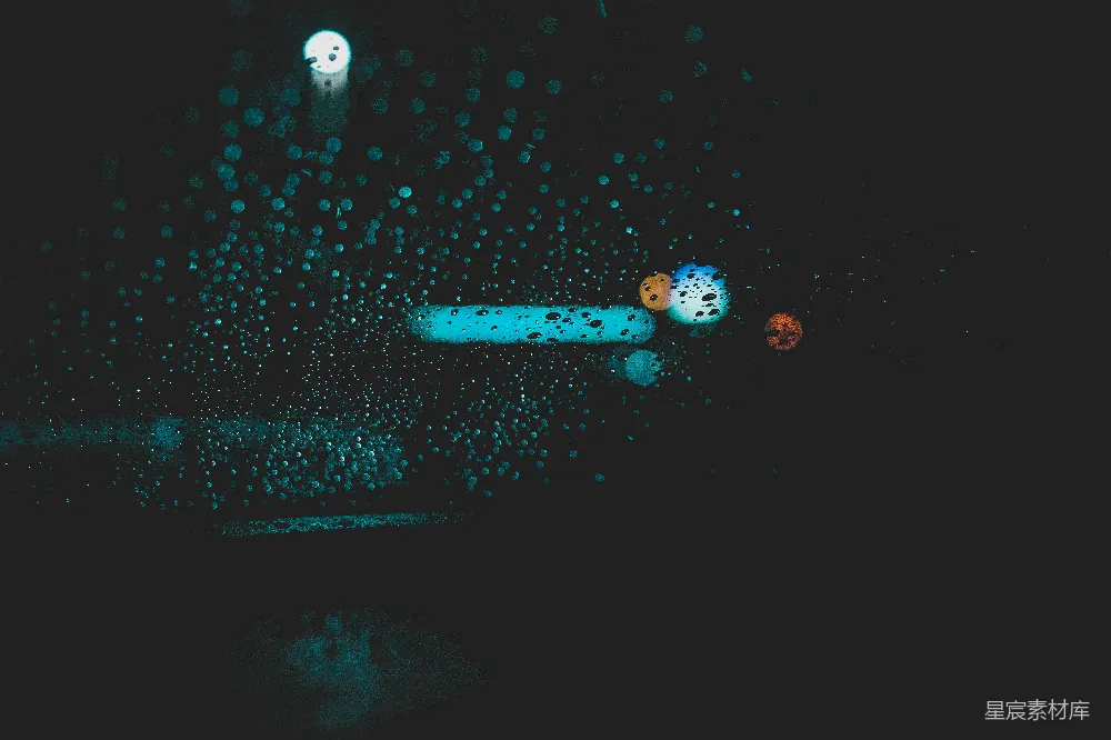 高清摄影 雨夜 车窗外 夜景 梦幻 静谧 雨夜车窗外的夜景