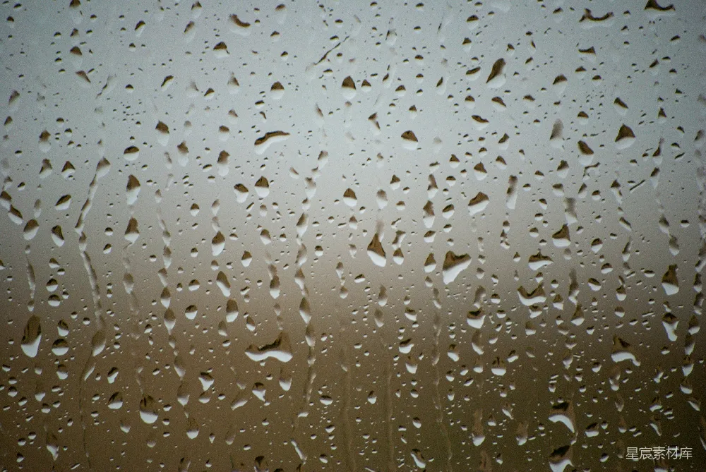 高清摄影 雨滴 玻璃 自然 静谧 雨景 雨滴下的玻璃
