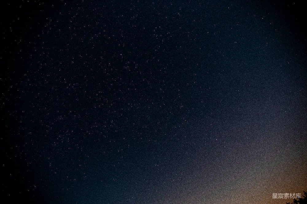 这张图片展示了夜空中无数闪烁的星星，深邃的夜空与星星的点缀构成了一幅宁静而美丽的画面。星星的光点在黑暗中显得格外耀眼，给人一种宁静而神秘的感觉。适合用作自然风光、夜景或浪漫主题的背景素材。